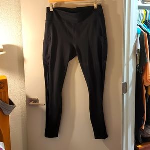 Fabletics XXL black side pocket leggings